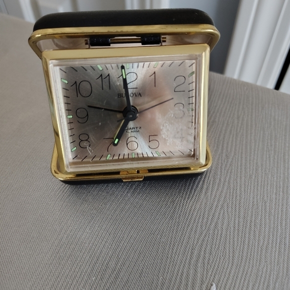 Bolivia Vintage Travel Clock Quartz Alarm - Picture 2 of 7